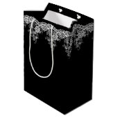 Weiße Hochzeitsstrecke auf schwarz Mittlere Geschenktüte (Rückseite Schrägansicht)