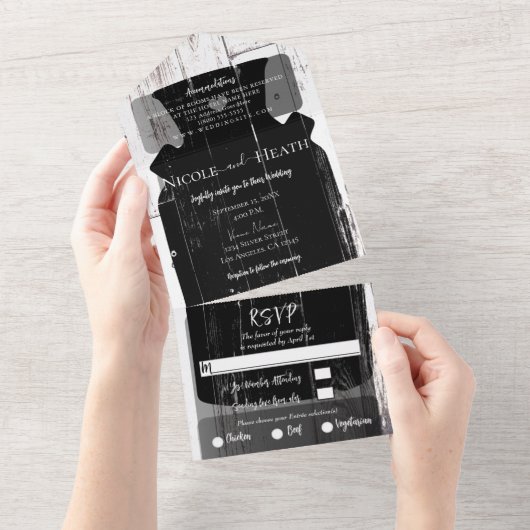 Weiße Holzbauernhof Pitcher Barn Wedding All In One Einladung (Abreißen)