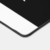 Weiße Hundekuh auf schwarzem Pet Grooming Service Schreibtischunterlage (Ecke)