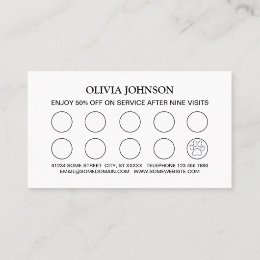 Weiße Hundekuh auf schwarzem Pet Grooming Service Treuekarte (Rückseite)