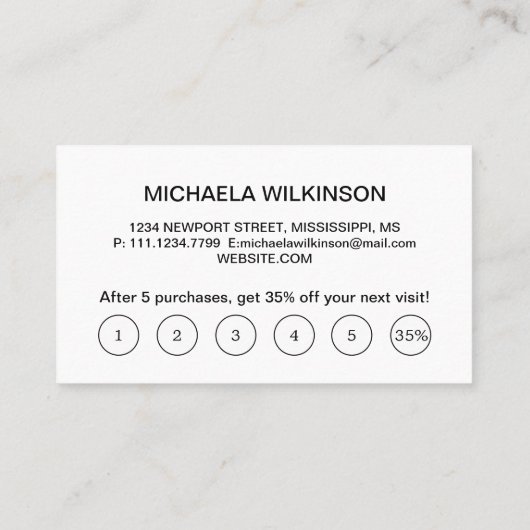 Weiße Hundekuh auf schwarzem Pet Grooming Service Treuekarte (Rückseite)