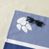 Weiße Hundepaare auf blau mit Individuelle Name Strandtuch (Beispiel)