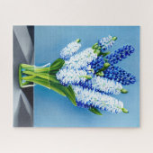 Weiße Hyazinthen in einer Glasvase auf blau Puzzle (Horizontal)