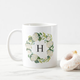 Weiße Hydrangea-Blume Wreath-Monogramm Kaffeetasse