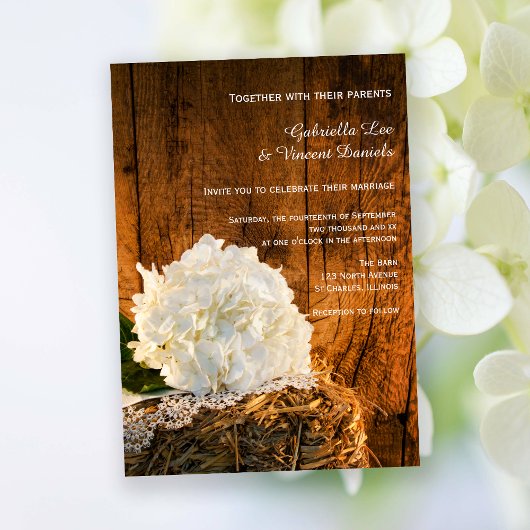 Weiße Hydrangea- und Braunwaldlandhochzeit Einladung