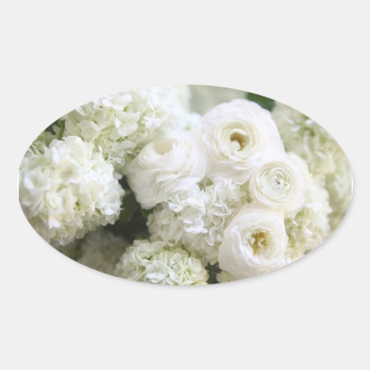 weiße Hydrangeas und ranunculus ovale Aufkleber (Vorderseite)