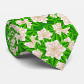 Weiße Kamelien und grüne Blätter Krawatte (Gerollt)