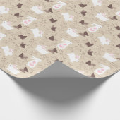 Weiße Kaninchen braune Schmetterlinge auf Tan Geschenkpapier (Ecke)