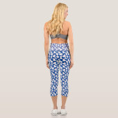 Weiße Kaninchen Muster 01.bw Blue BG Capri Leggings (Rückseite)