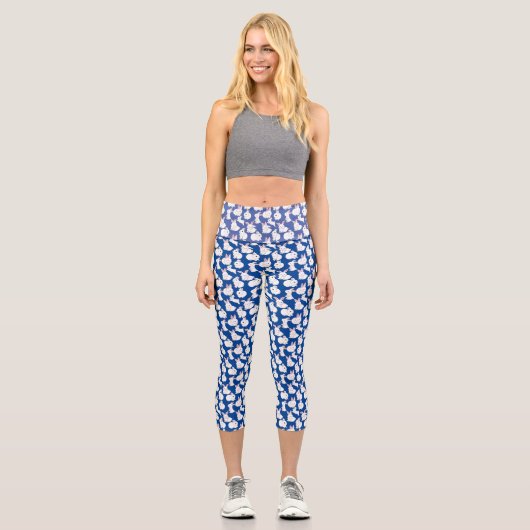 Weiße Kaninchen Muster 01.bw Blue BG Capri Leggings (Vorderseite)