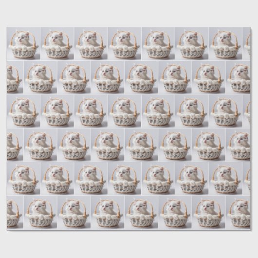 Weiße Kätzchen in einem Korb Geschenkpapier (Flach)