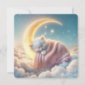 Weiße Kätzchen schlafen auf einem Halbmond Einladung (Vorderseite)