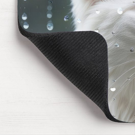 Weiße Katze im Regenfenster Mousepad (Ecke)