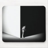 Weiße Katze in schwarzen Schatten Mousepad (Vorne)
