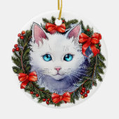 Weiße Katze in Weihnachtskraut Aquarellmalerei, Keramik Ornament (Vorne)