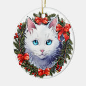 Weiße Katze in Weihnachtskraut Aquarellmalerei, Keramik Ornament (Links)