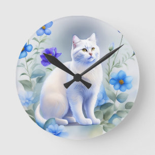 Weiße Katze mit blauen Blumen, Aquarell-Malerei Runde Wanduhr