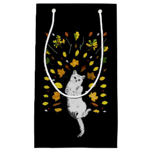 Weiße Katze mit Herbstlaub Kleine Geschenktüte