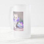 Weiße Katze mit Lila Blume Collar Painting Mattglas Bierglas (Vorderseite Links)