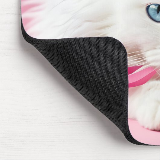 Weiße Katze mit rosa Ribbons Mousepad (Ecke)