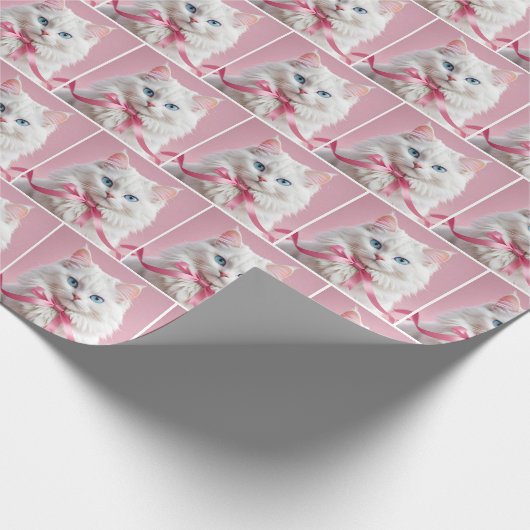 Weiße Katze mit rosafarbenem Kiefer Geschenkpapier (Ecke)