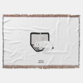 Weiße Katze Schlafen auf der Lasche des Laptop Decke