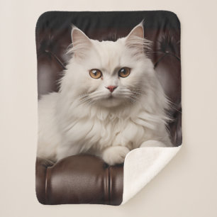 Weiße Katze Sherpadecke