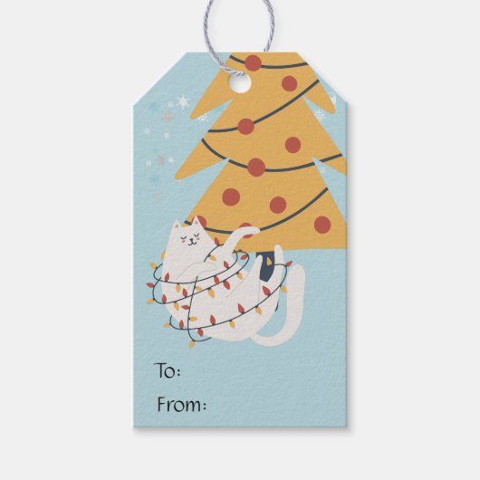 Weiße Katze umhüllt in rote Weihnachtsbaumleuchten Geschenkanhänger (Vorderseite)