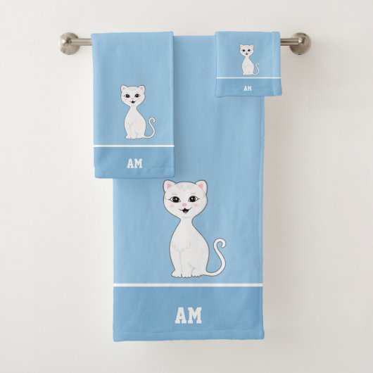 Weiße Katze und Monogramm auf hellblauer Farbe Badhandtuch Set (Insitu)