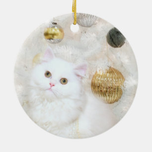 Weiße Katze und weißer Weihnachtsbaum Keramikornament