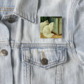 Weiße Katzen, die Goldfisch aufpassen Button (Beispiel)