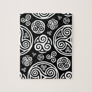 Weiße keltische Fässer auf schwarz Puzzle