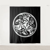 Weiße keltische Hunde auf schwarz Wandteppich (Vorderseite)