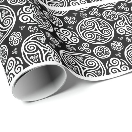 Weiße keltische Triskels auf schwarz Geschenkpapier (Rolleneckpunkt)