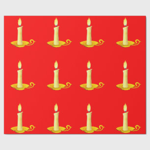 Weiße Kerzen zum roten Umschlagpapier Geschenkpapier