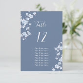 Weiße Kirschblüten Dusty Blue Platzkarte (Stehend Vorderseite)