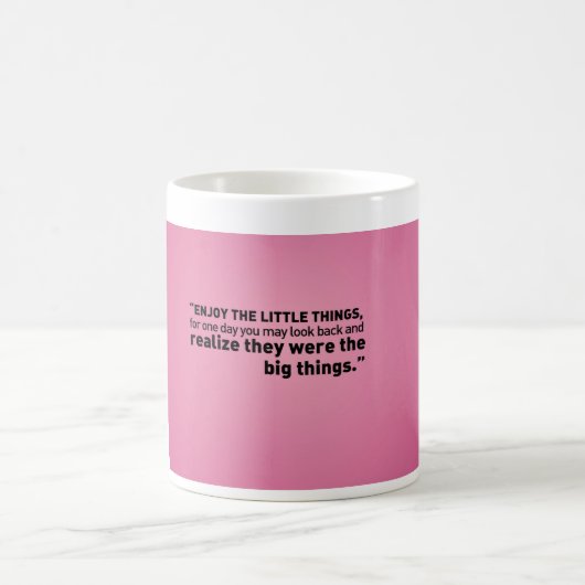 Weiße klassische Tasse mit wunderbarem Zitat auf (Mittel)