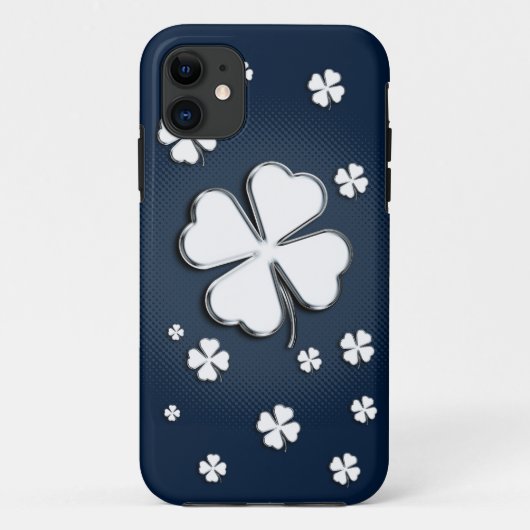 Weiße Kleeblätter auf blauem Hintergrund Case-Mate iPhone Hülle (Rückseite)