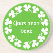 Weiße Kleeblätter hinzufügen Getränkeuntersetzer (Vorne)