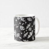 Weiße Kosmos-Blume: abgeschiedenes Muster. Kaffeetasse (VorderseiteRechts)