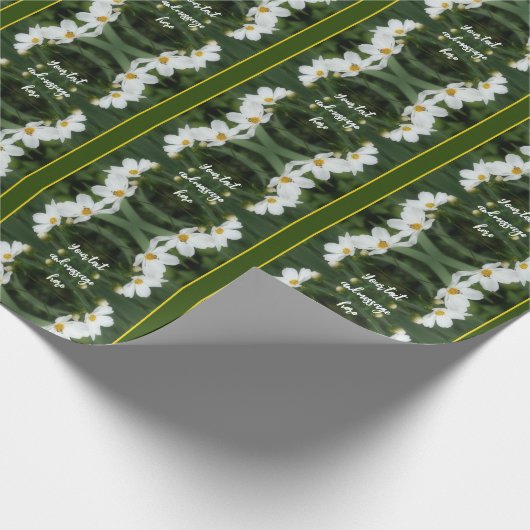 Weiße Kosmos-Blume und Personalisierte Biene Geschenkpapier (Ecke)