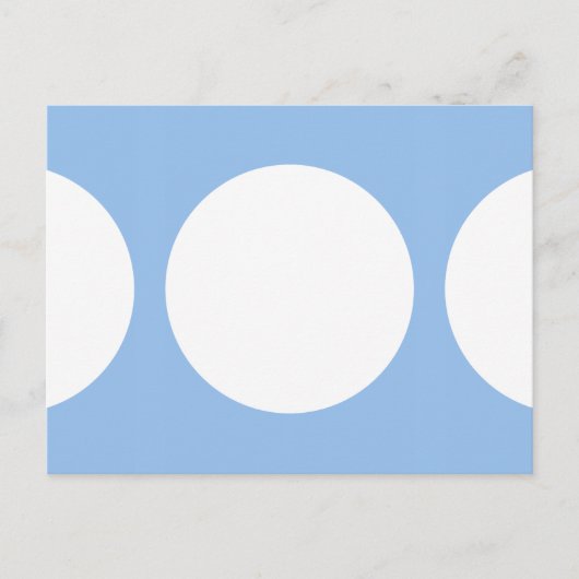 Weiße Kreise auf hellblauer Postkarte (Vorderseite)
