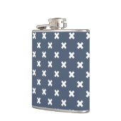 Weiße Kreuzstiche auf blau-grau Flachmann (Links)