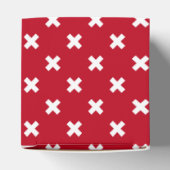 Weiße Kreuzstiche auf Rot Geschenkschachtel (Oben)