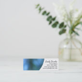 Weiße Kurve über blauem Bild; Einzigartiger Mini Visitenkarte (Stehend Vorderseite)