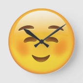 Weiße lächelnde Gesichter Emoji Runde Wanduhr (Vorderseite)