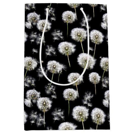 Weiße Leuchte Fluff auf schwarz Mittlere Geschenktüte (Vorderseite)