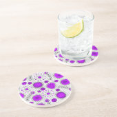 Weiße lila Herzen und Blume blumenreich Getränkeuntersetzer (Seite)