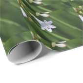 Weiße Lilie auf Grün Geschenkpapier (Rolleneckpunkt)