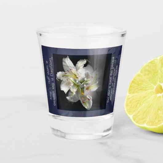 Weiße Lilien Fantasie Schnapsglas (Vorderseite)